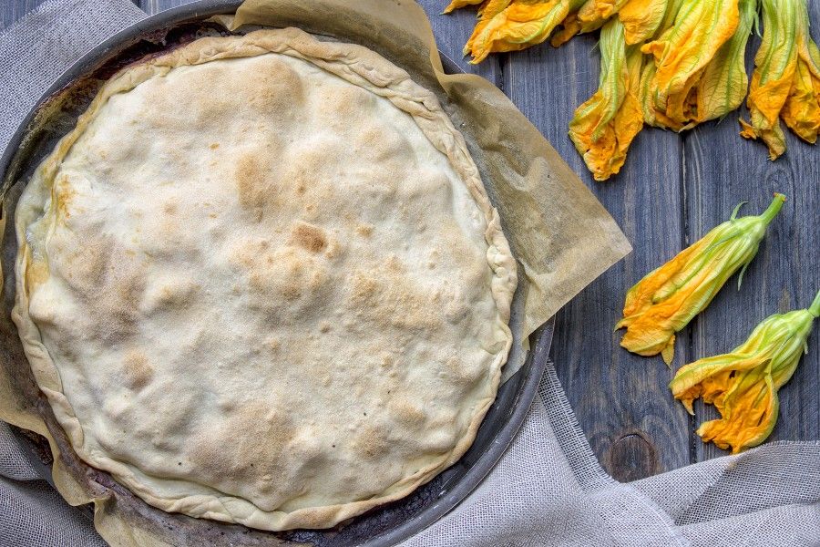 torta-salata-fiori-di-zucchine-piatto-unico-contemporaneo-food