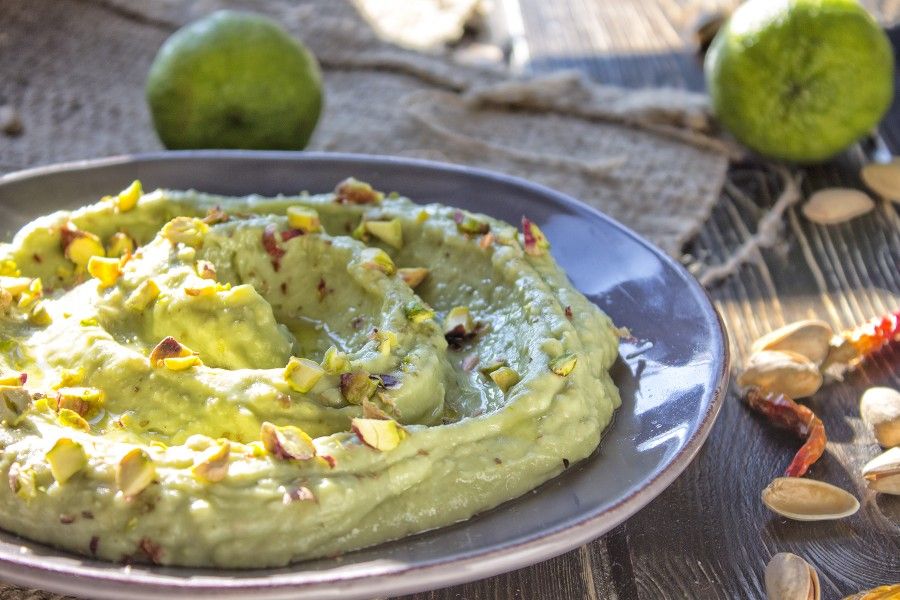 hummus-di-cannellini-e-avocado-antipasti-contemporaneo-food