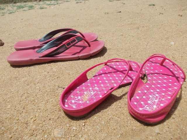 Le infradito, soprattutto se troppo basse, fanno male alla postura!