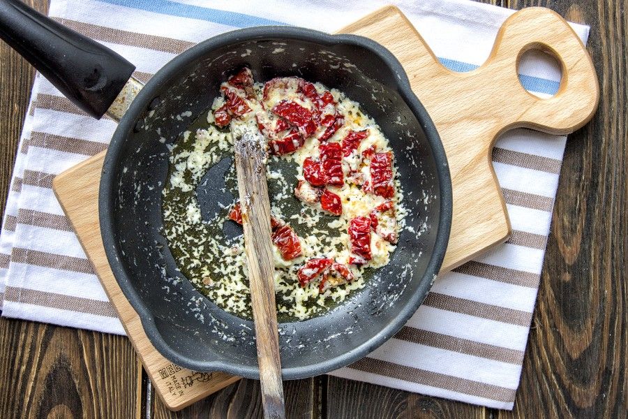 pasta-con-feta-pomodori-secchi-spinacini-primo-facile-ricette-estive-contemporaneo-food