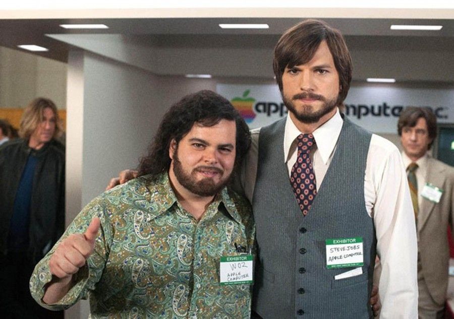 Ashton Kutcher Josh Gad Photo