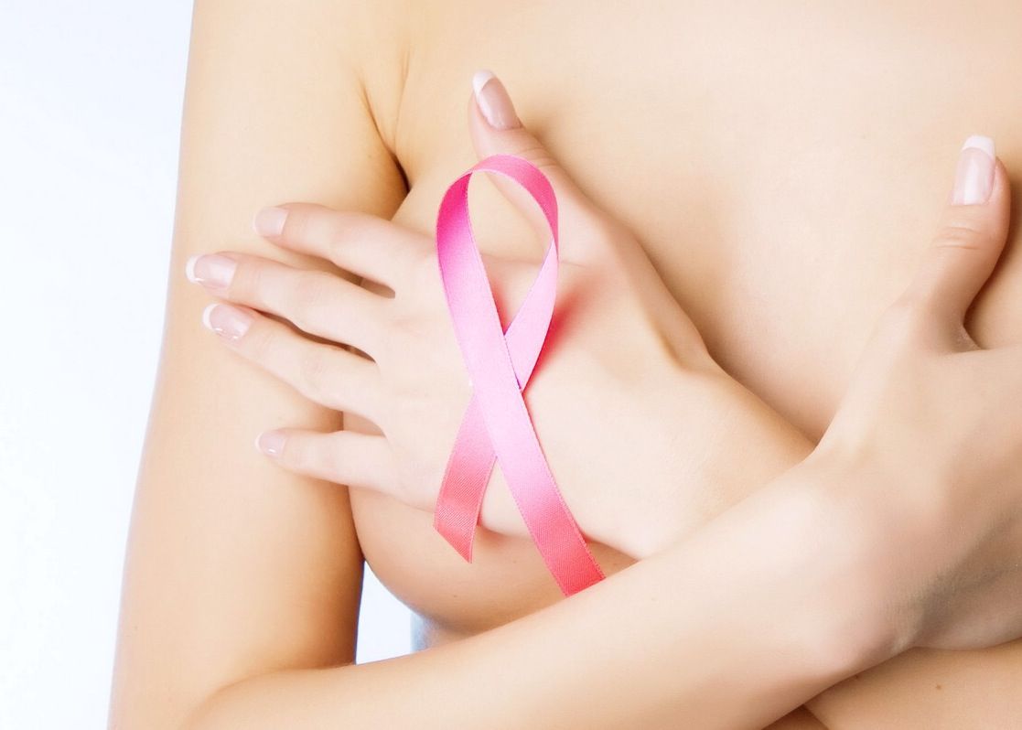 Posta la foto della sua mastectomia: “Il cancro non è un gioco”