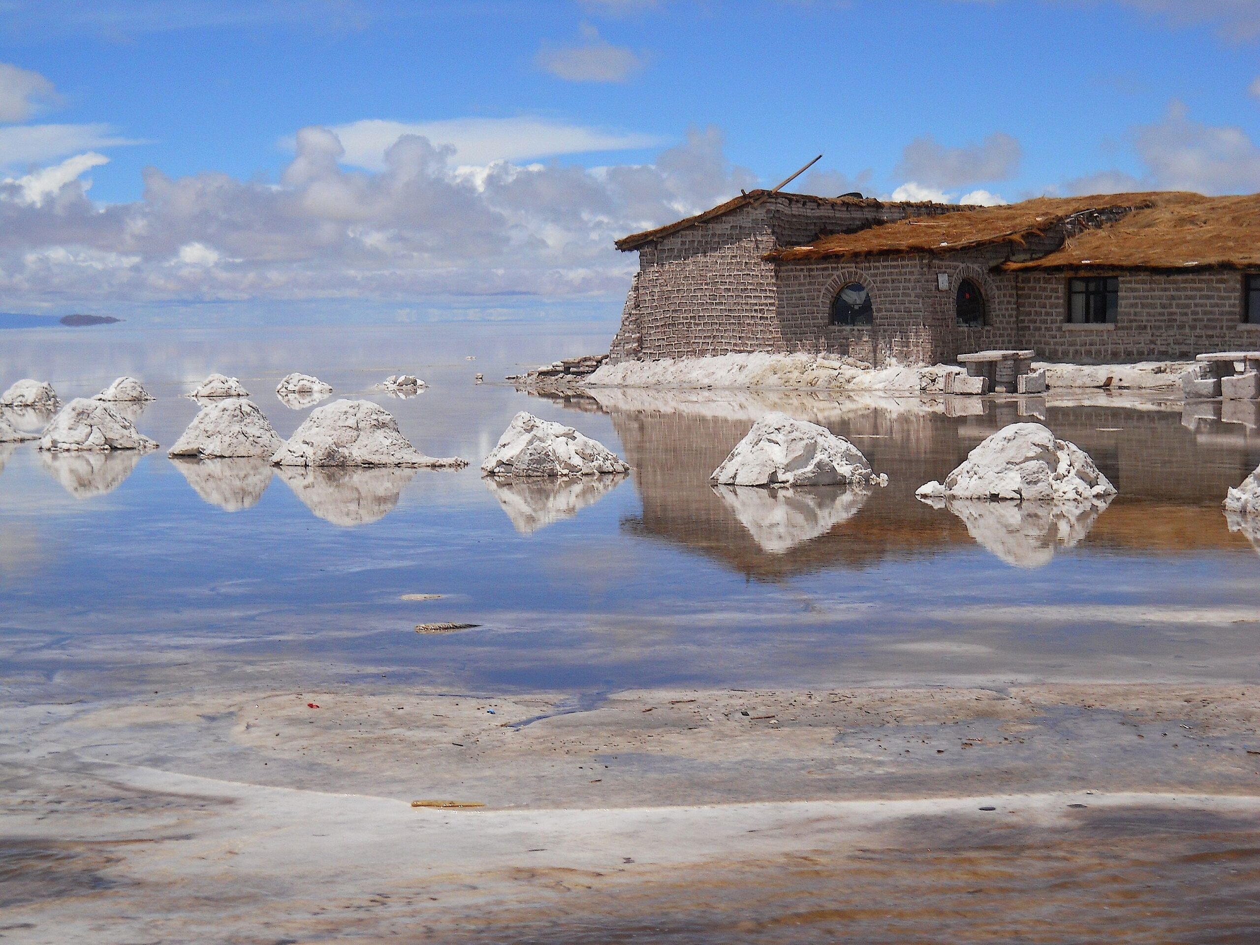 Озеро в боливии. Салар де Уюни Боливия. Солончак Уюни Боливия. Солончак Салар-де-Уюни. Солончак Уюни (Салар де Уюни), Боливия.