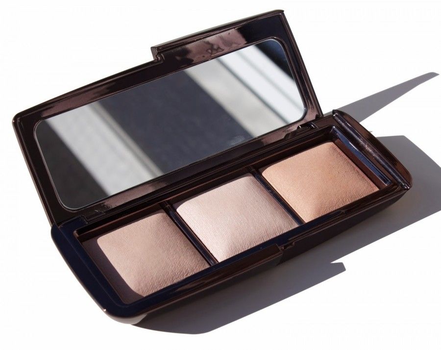 Hourglass-Cosmetics-Ambient-Lighting-Palette