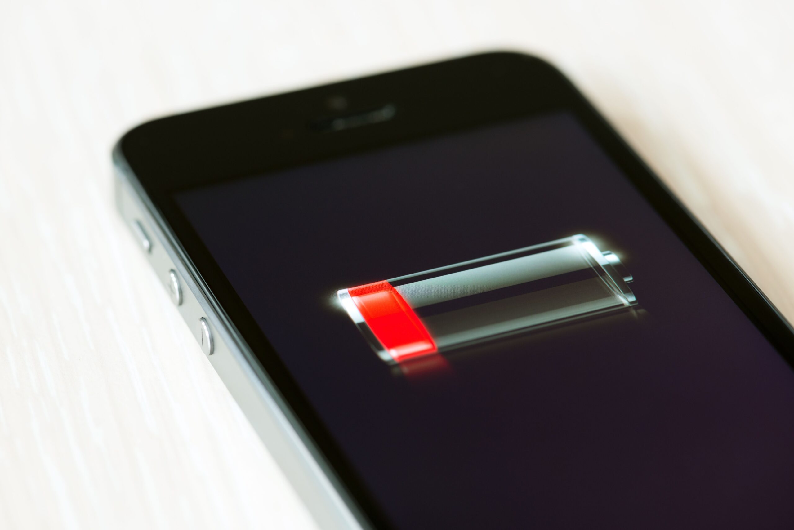 10 trucchi per risparmiare la batteria dello smartphone