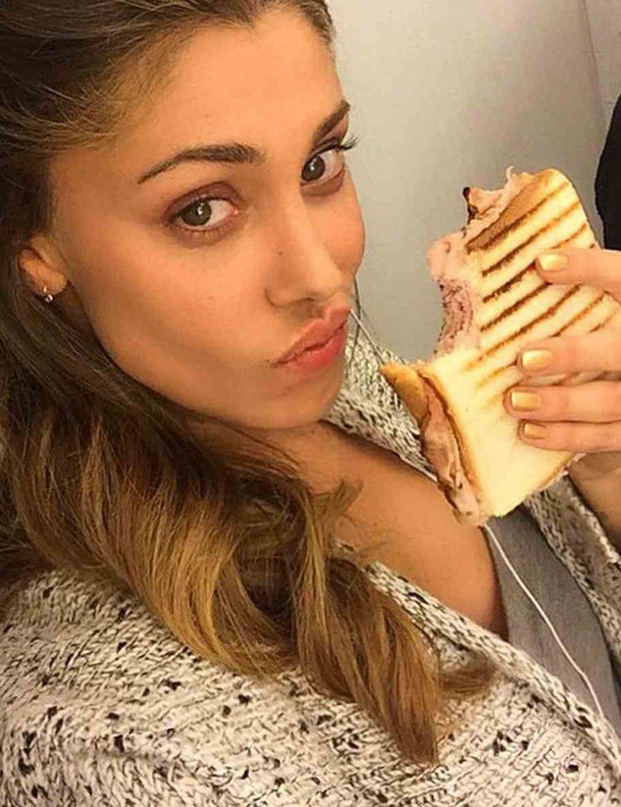 belen-rodriguez-selfie