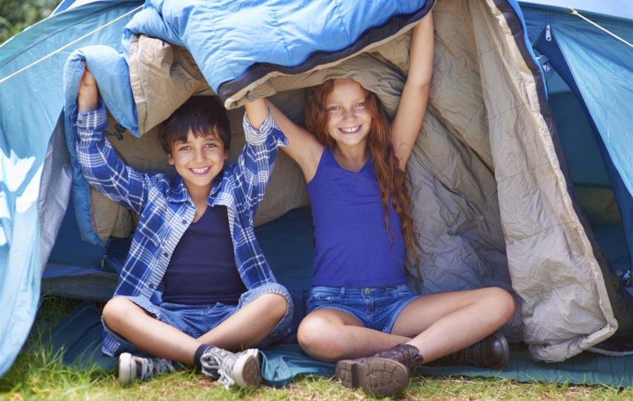 attrezzatura per campeggio con bambini