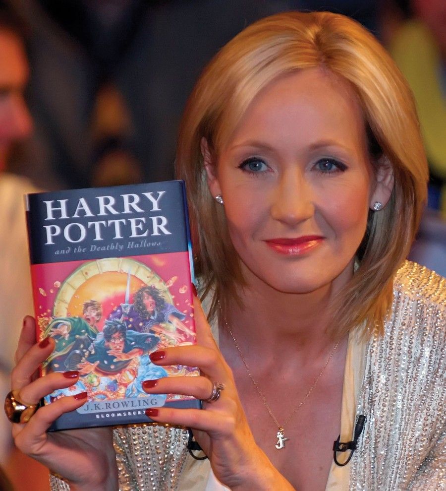 jk-rowling-author-photo-harry-potter-and-the-deathly-hallows-book-cover-photo