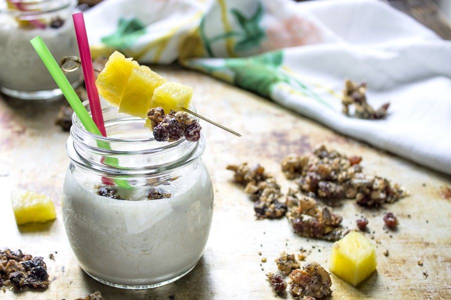 smoothie-ananas-con-granola-homemade-contemporaneo-food