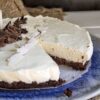 torta-di-yogurt-al-cocco-e-biscotti-al-cioccolato-senza-cottura-contemporaneo-food