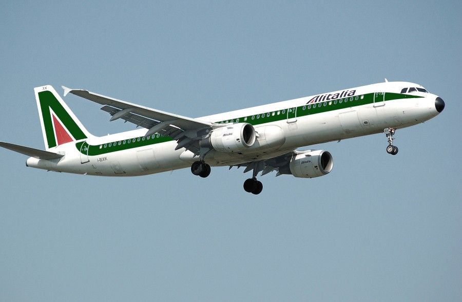 Alitalia_a321-100_i-bixk_arp