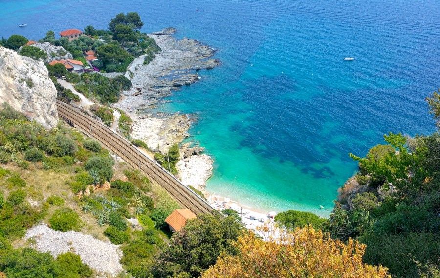 La spiaggetta dei Balzi Rossi