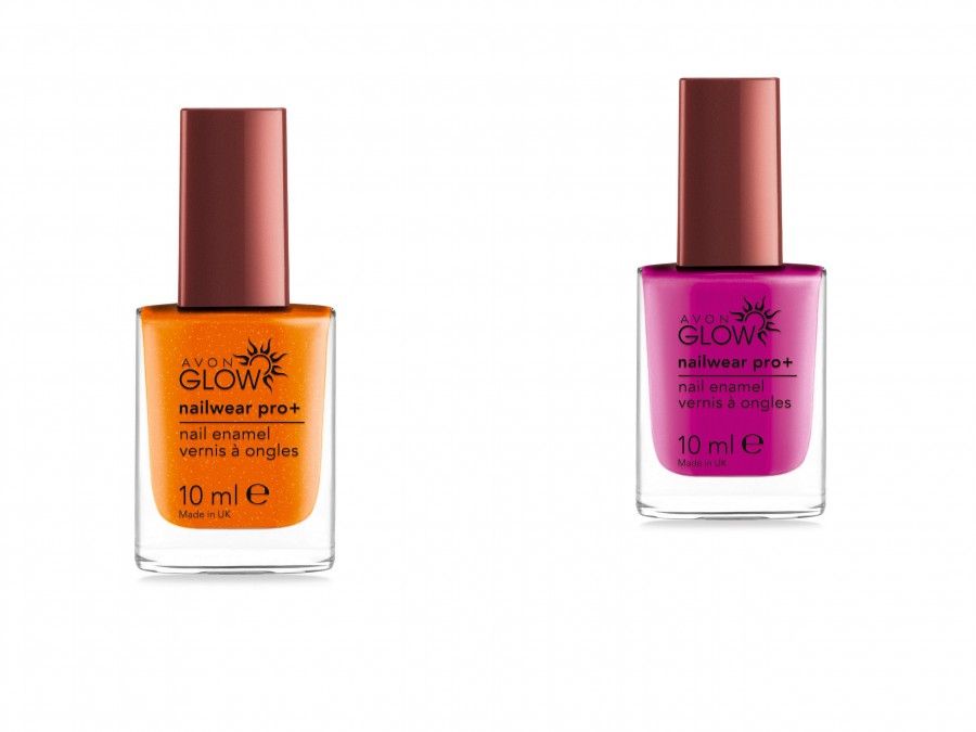 Linea Avon Glow di Avon nelle colorazioni Plush Berry e Flaming Orange.