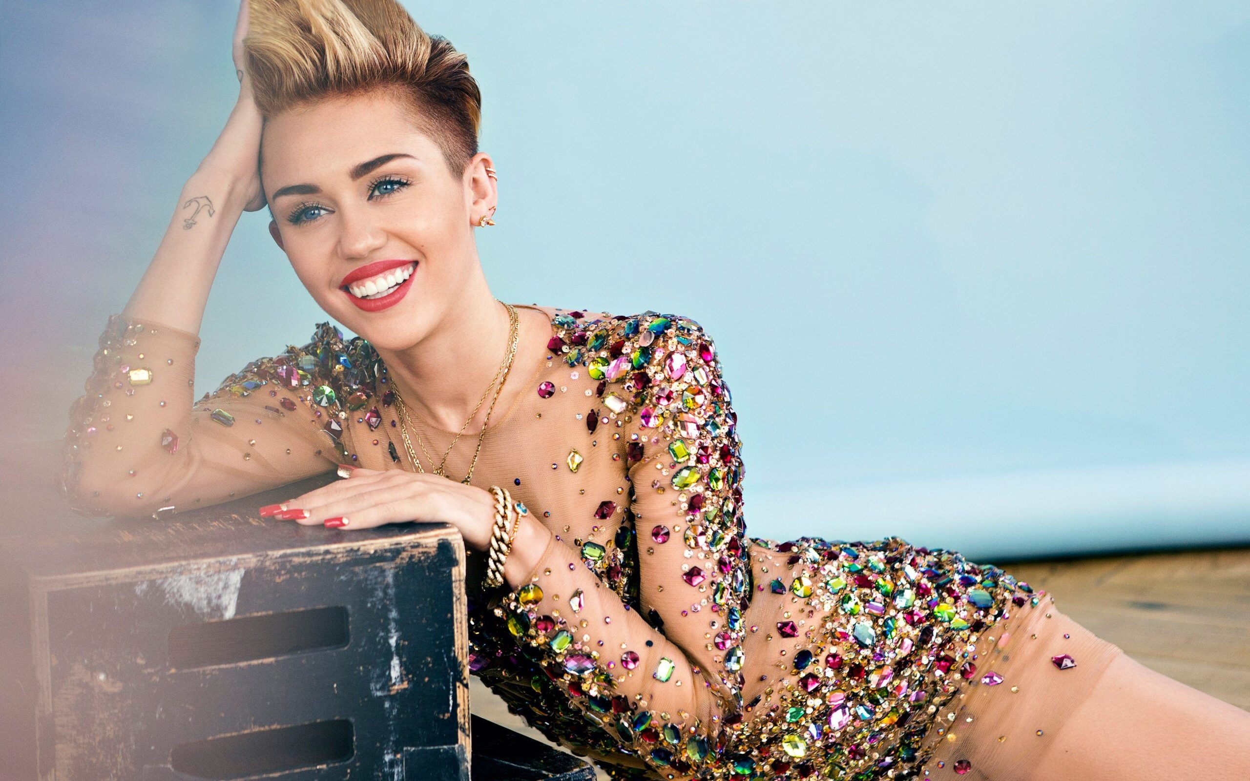 MTV VMA 2015: Miley Cyrus, la line-up e le sorprese dello show