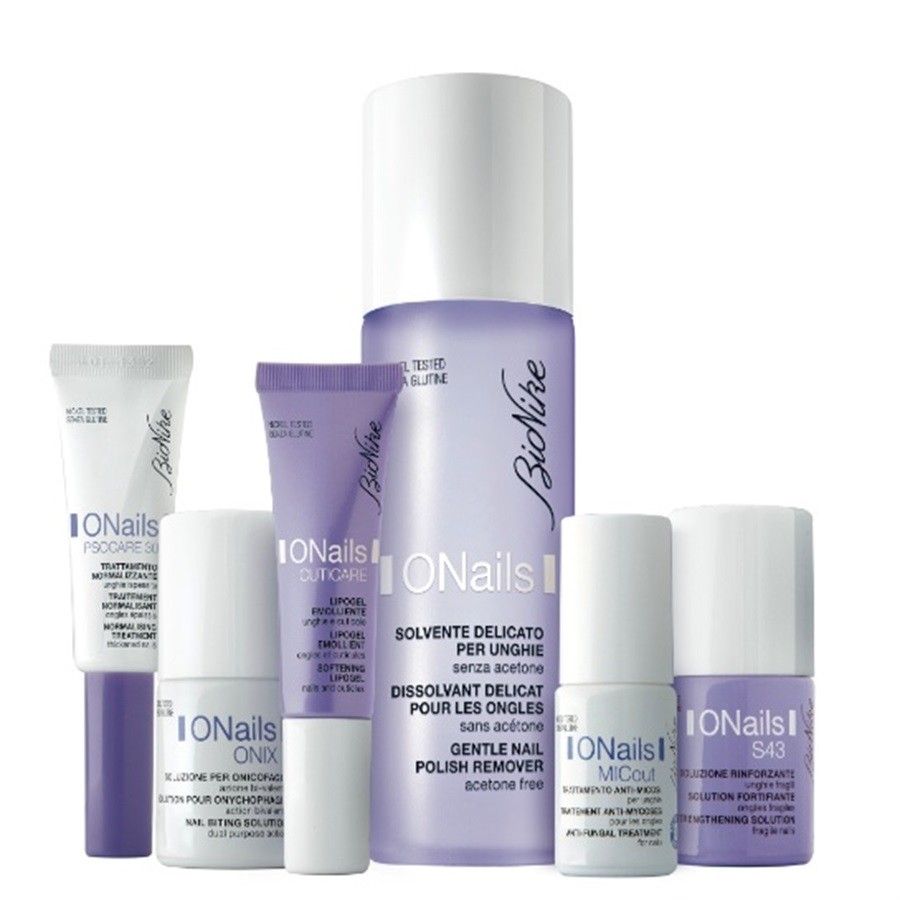 Soluzione rinforzante per unghie che tendono a esfoliarsi e spezzarsi (€ 12,25); Onix Soluzione per onicofagia, amra e picacne, contra la tentazione di mordere le unghie (€12,25); Cuticare Lipogel emolliente per ammorbidire le cuticole di mani e piedi (€ 15,00);  Trattamento normalizzante unghie ispessite per levigarle (€ 18,00); Solvente delicato per unghie che rimuove lo smalto efficacemente, ma senza aggredirle(€ 10,75) e MICout Trattamento anti-micosi (€ 20,00) 