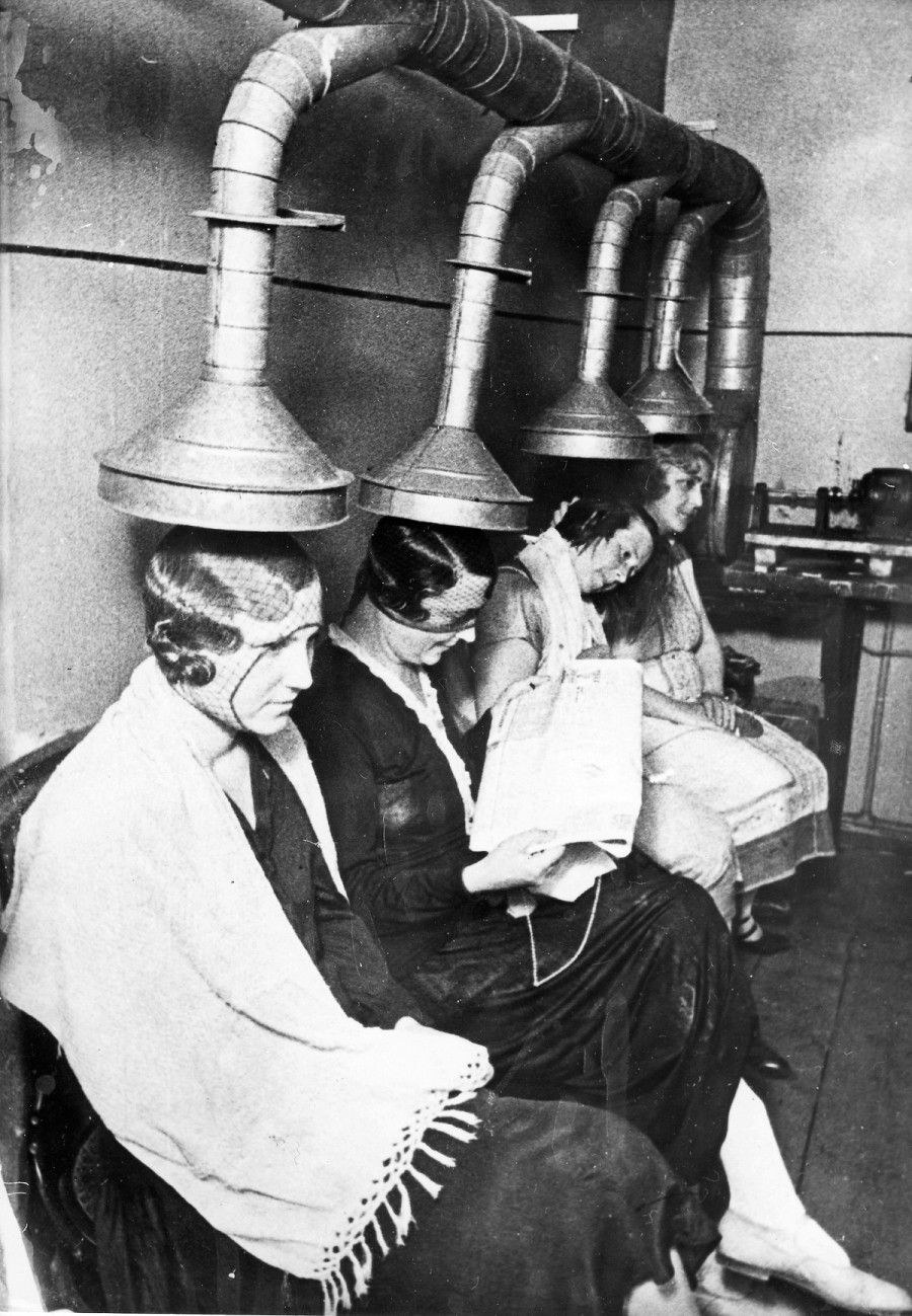 (GERMANY OUT) Russia; Moscow; women sitting under a hair dryer in a hairdresser; taken by Emil Strassberg - 1933 (Photo by Emil Strassberg/ullstein bild via Getty Images)