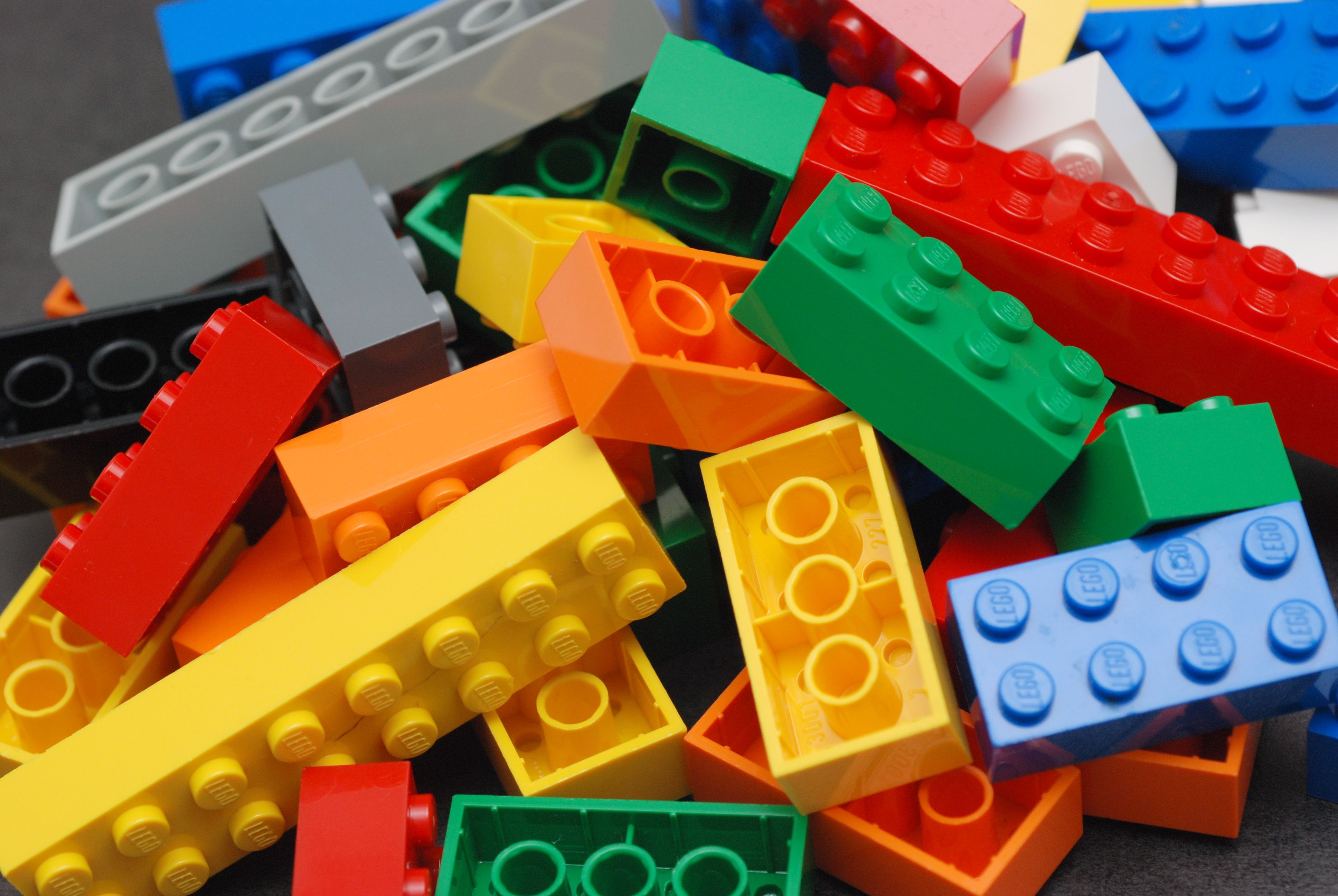 Lavorare e guadagnare con i Lego si può!