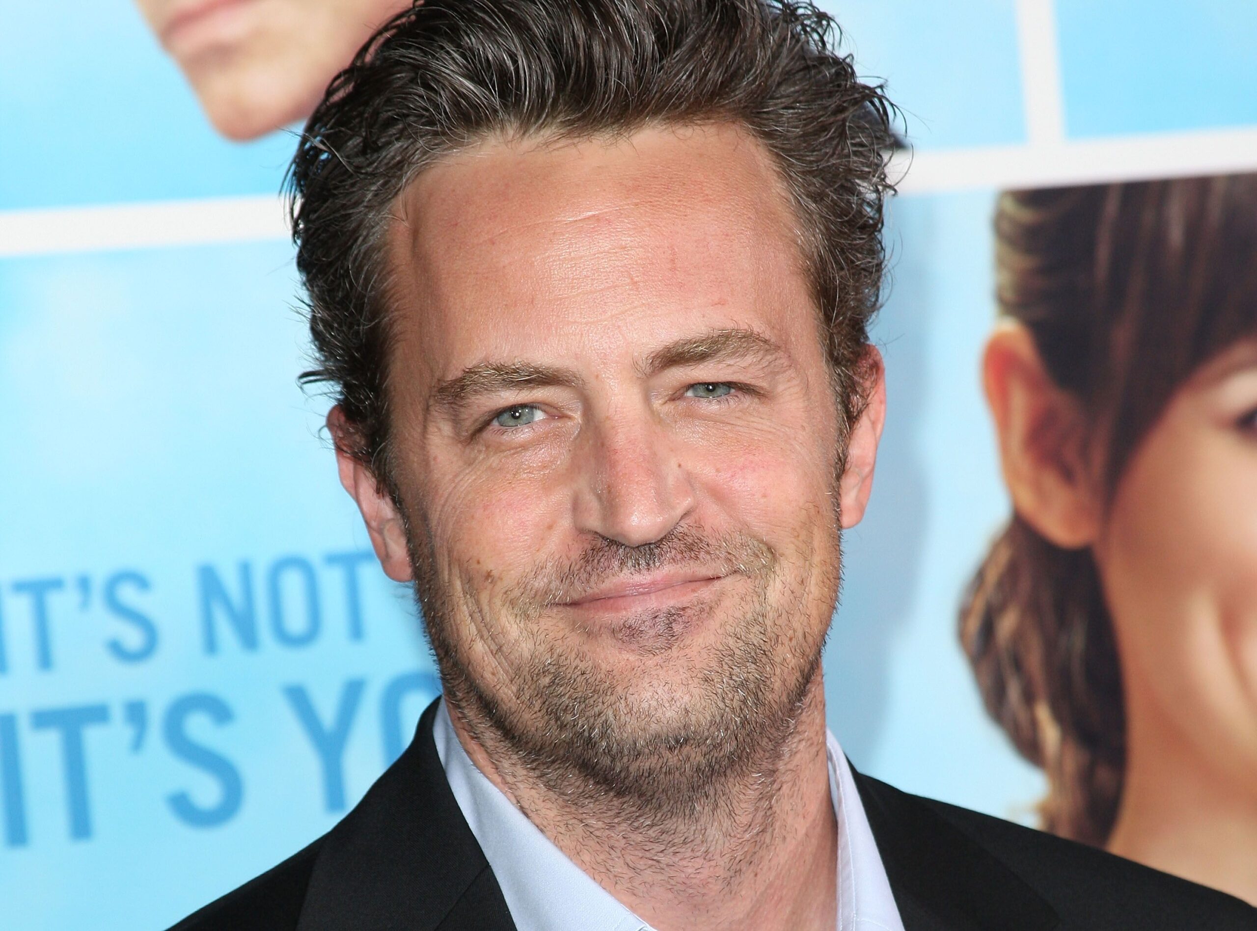 Matthew Perry: 30 anni tra alcolismo e riabilitazione