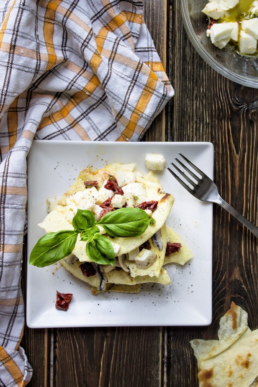 mille-sfoglie-di-pane-carasau-con-alici-marinate-contemporaneo-food