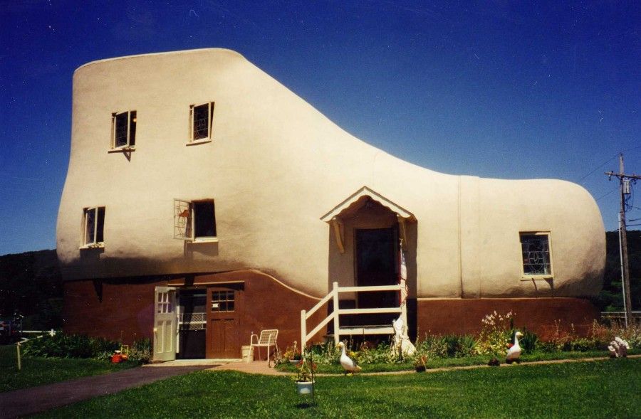 case-strane-shoe house