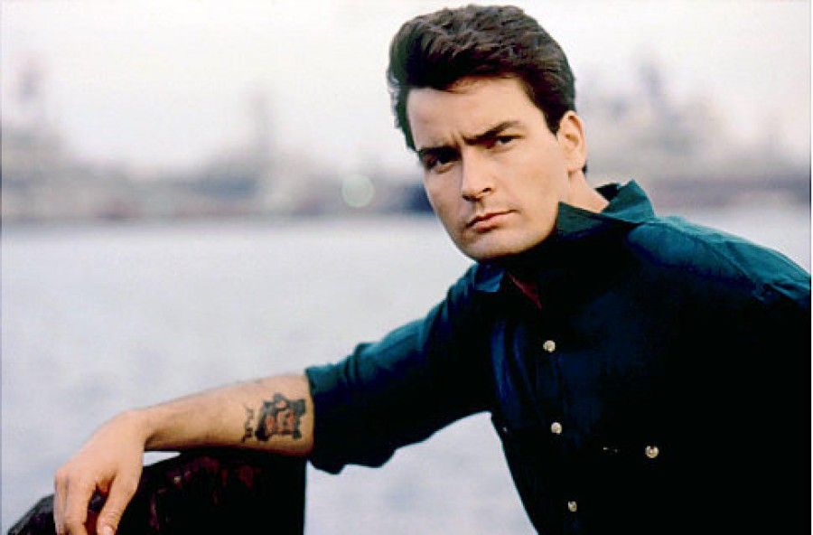 charlie-sheen-giovane