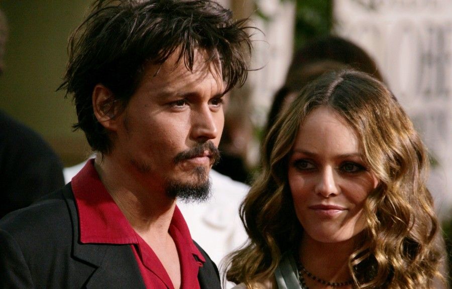 BEVERLY HILLS, CA - JANUARY 16: (L-R) Actor Johnny Depp and wife Vanessa Paradis arrives to the 63rd Annual Golden Globe Awards at the Beverly Hilton on January 16, 2006 in Beverly Hills, California. (Photo by Frazer Harrison/Getty Images)