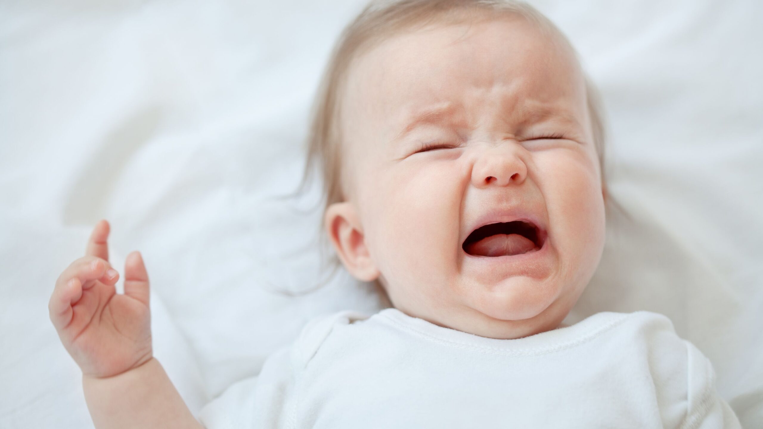 5 modi per provare a calmare un neonato che piange