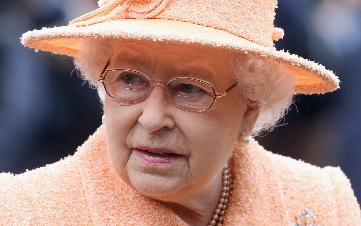 Regina Elisabetta II, le regole per la successione