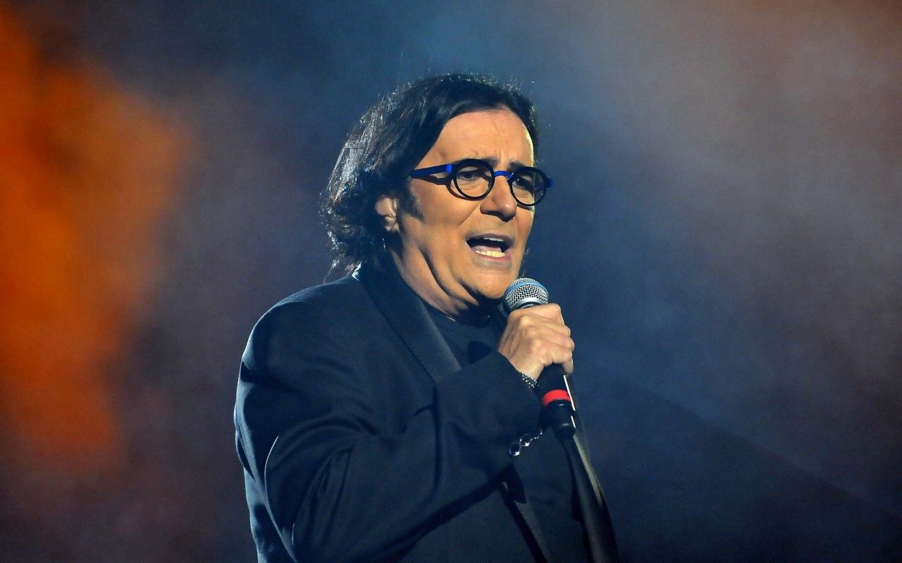 Renato Zero multato a Roma, chiama la tv