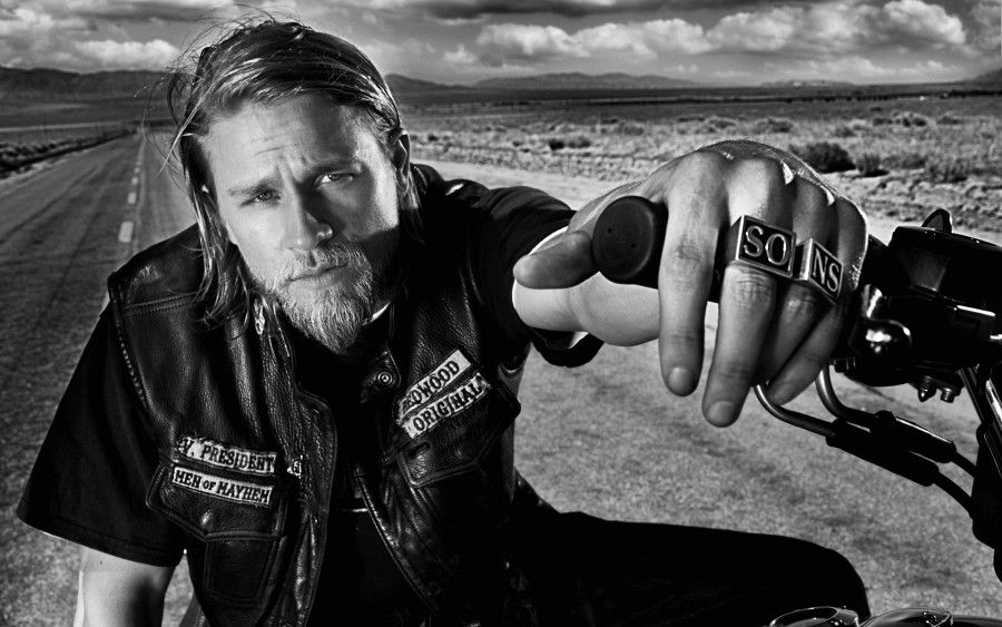 Charlie Hunnam nei panni di Jackson Teller