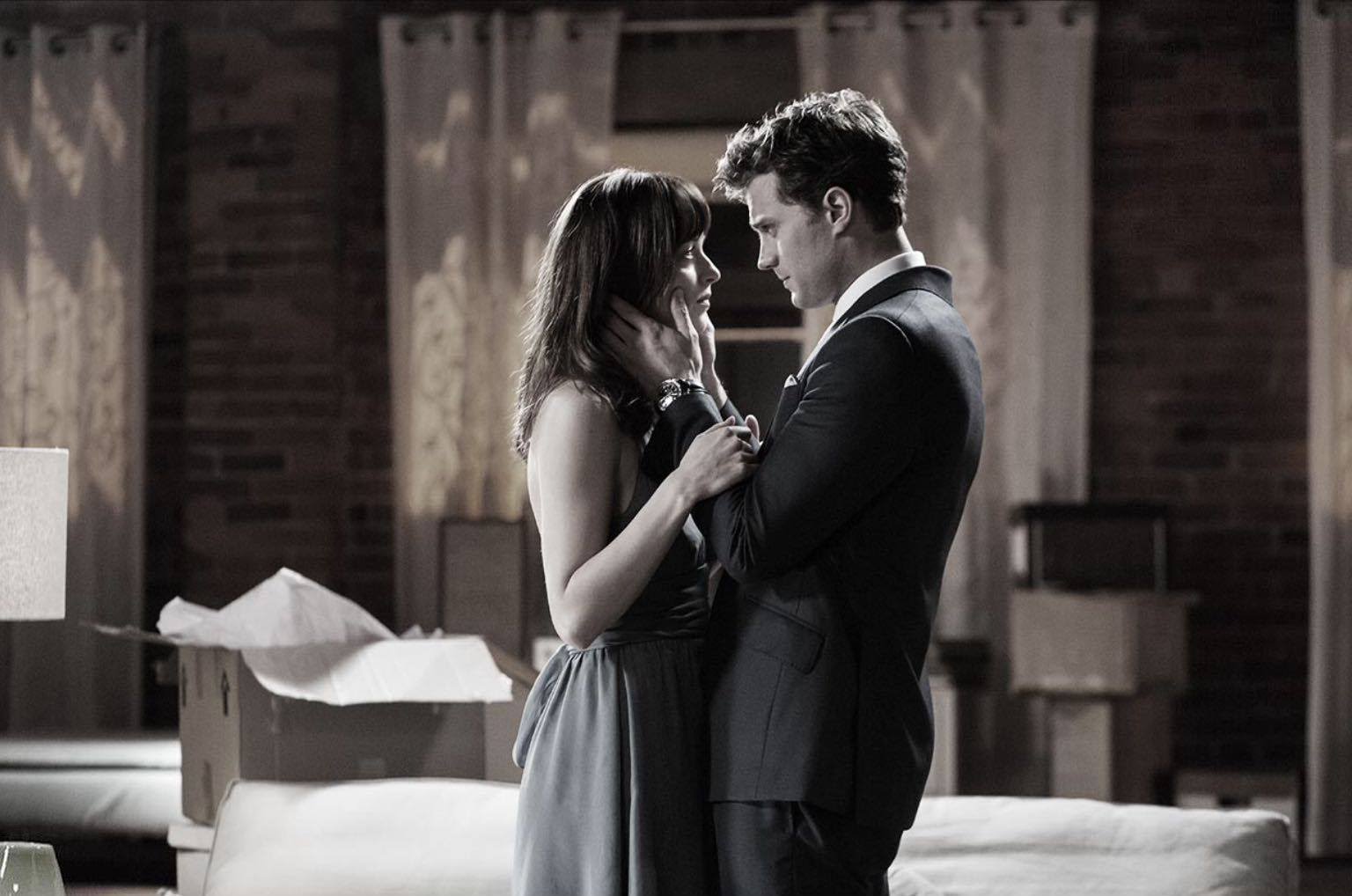 Dakota Johnson e Jamie Dornan in 50 sfumature di grigio