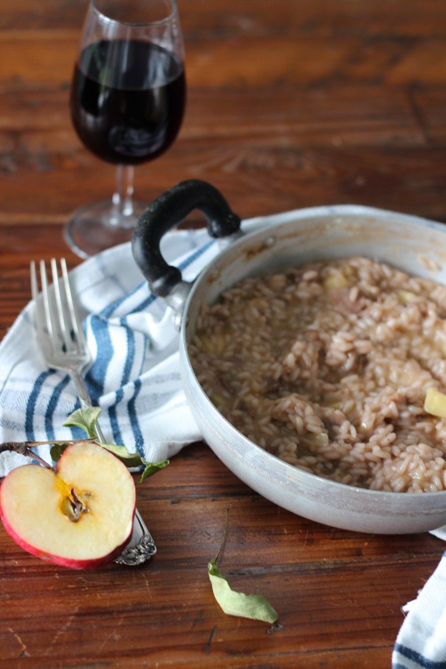 Risotto con le mele salsiccia e barolo