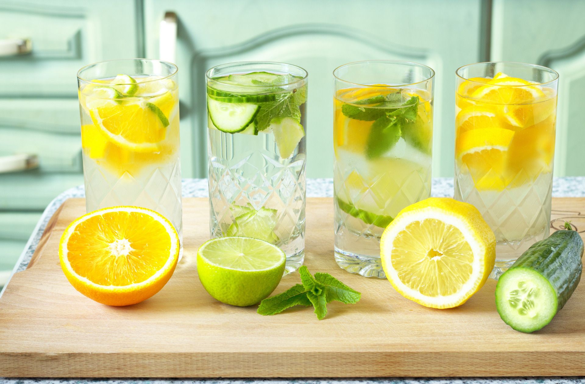 Sassy water, l’acqua detox che rende piatta la pancia