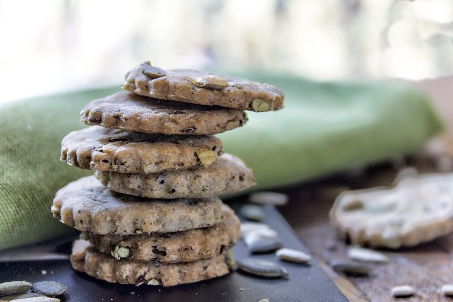 crackers-ai-semi-tostati-contemporaneo-food