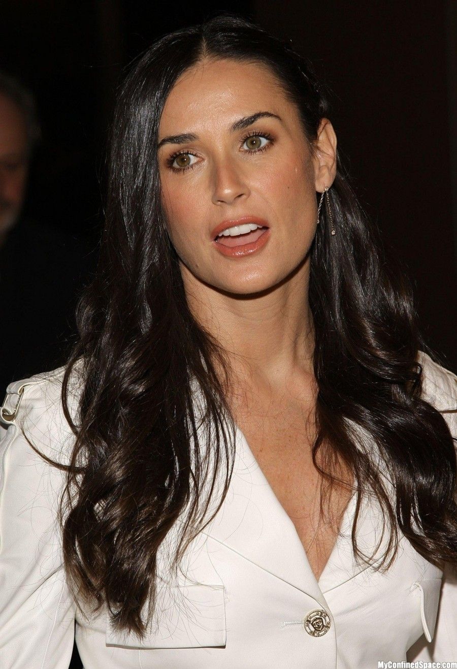 demi-moore-age-480167897cc43b2fb914238f45d7dbbf-big-13676