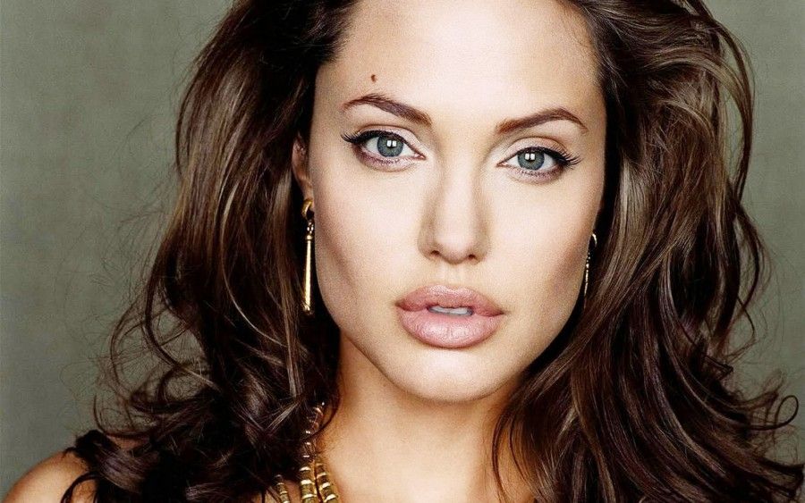 Angelina Jolie in menopausa anticipata