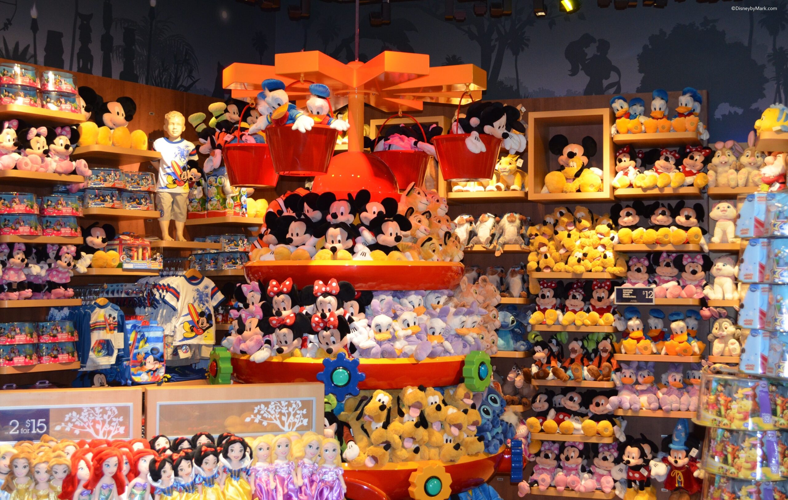 Disney store dona la magia del Natale a migliaia di bambini