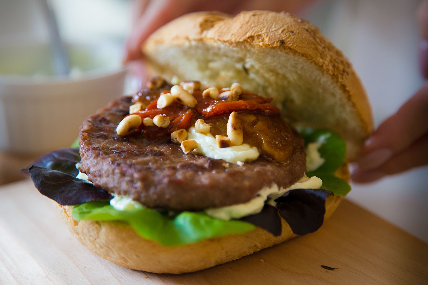 La ricetta dell’Hamburger Montana al Bacon con peperoni