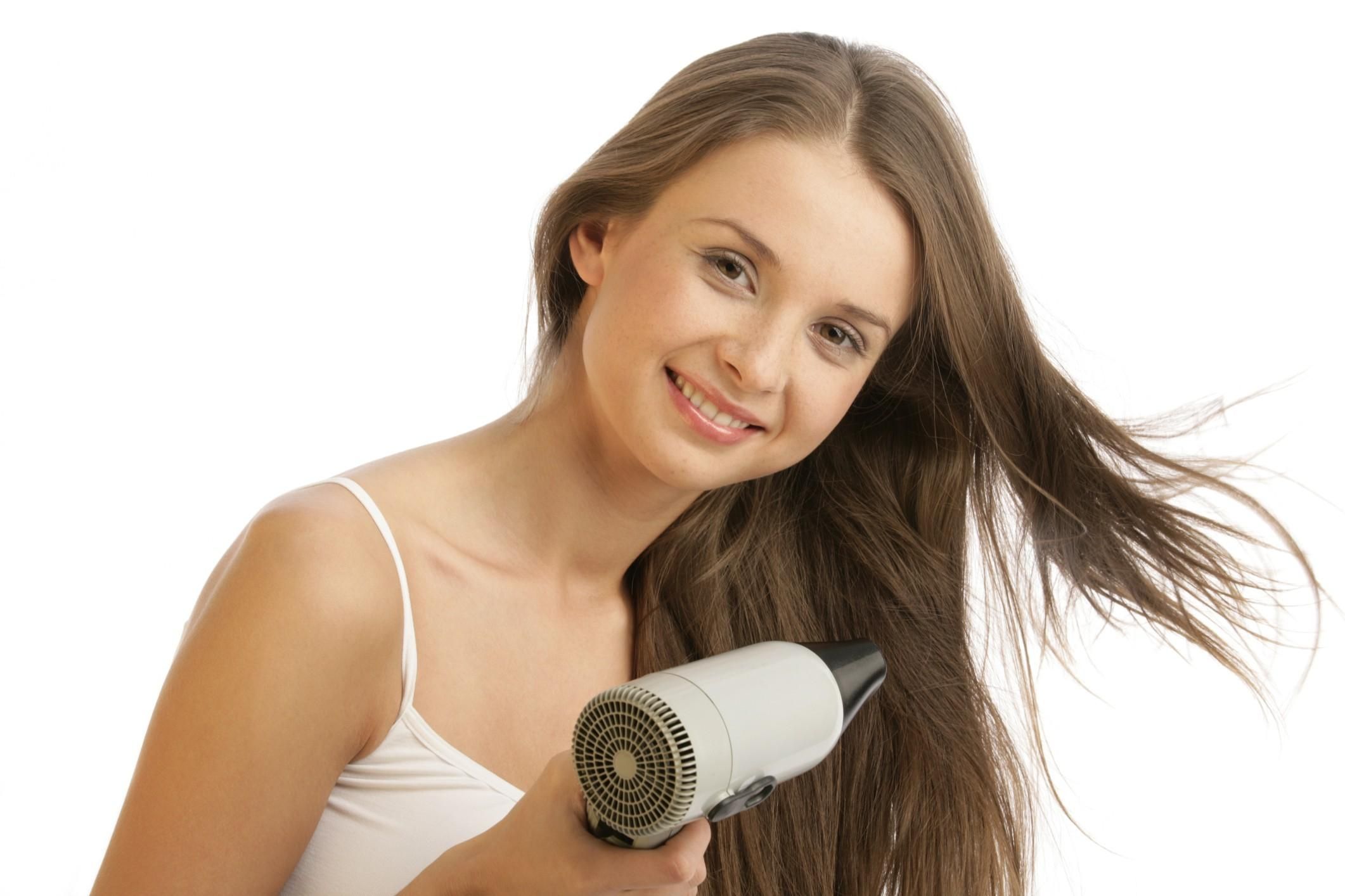 Come asciugare velocemente i capelli lunghi