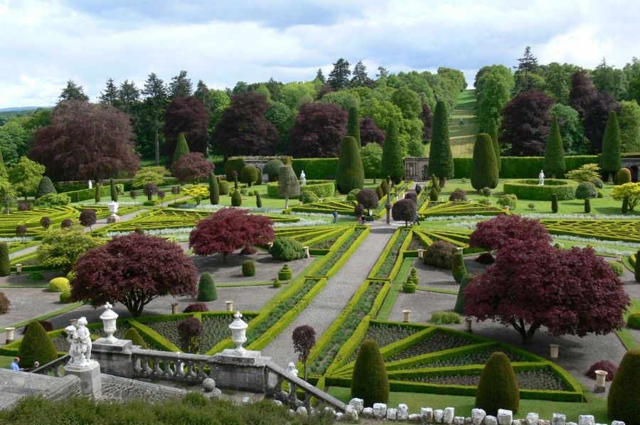 drummond_castle_gardens