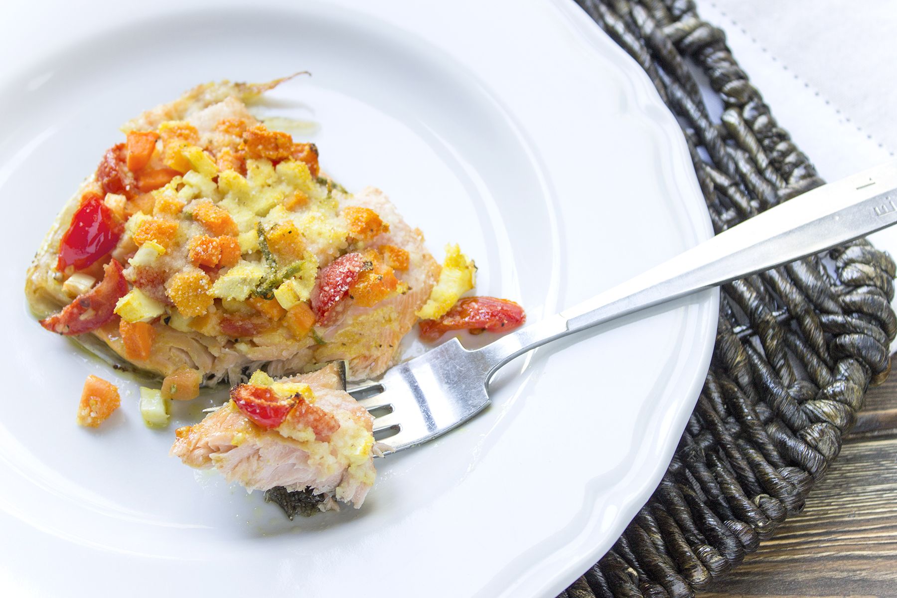 Filetto di trota salmonata con verdure croccanti