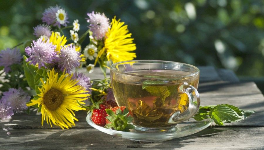 wild flowers, green mint tea and strawberry