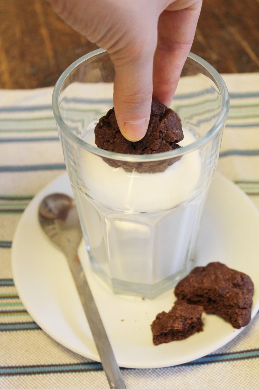 pucciare i biscotti nel lattino... quale cosa migliore al mondo?