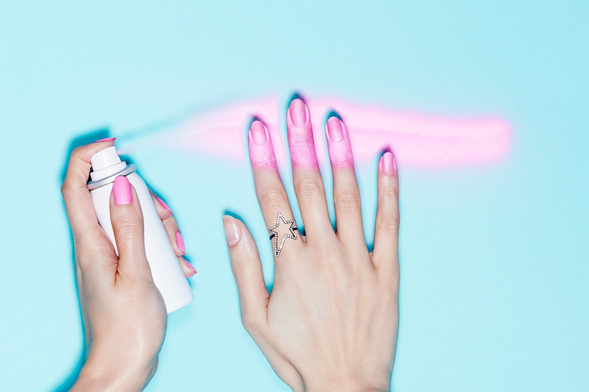 Lo smalto spray: la rivoluzione della Nail Art
