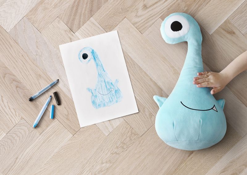 Ikea lancia una collezione di peluche disegnati dai bambini