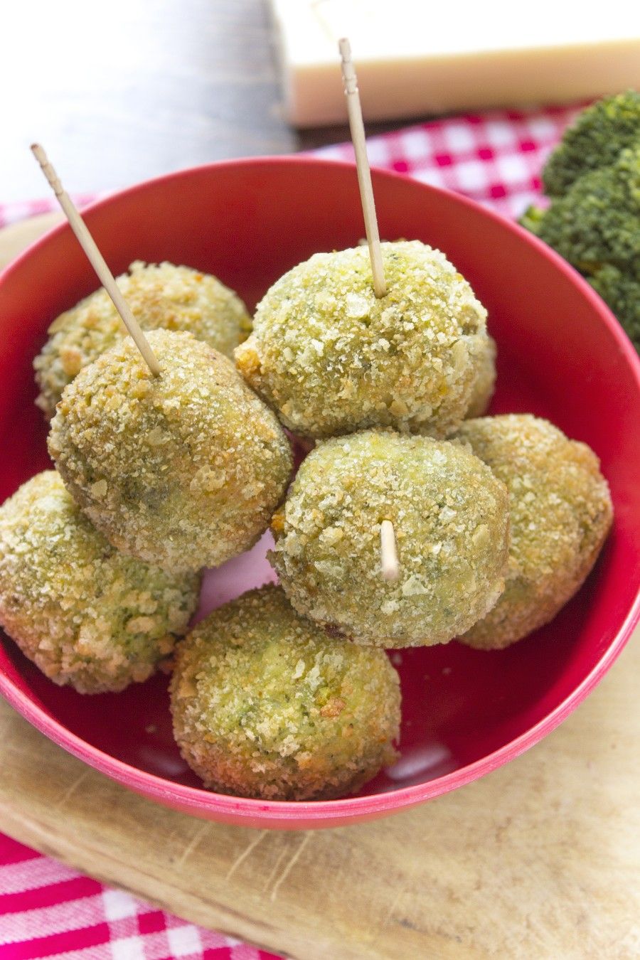 polpette-con-broccoli-formaggio-contemporaneo-food