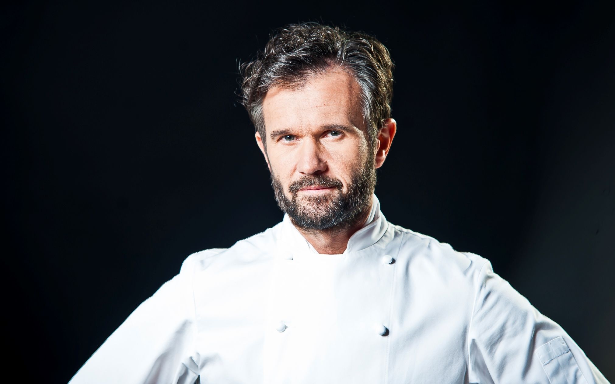 Scontrino salato al cafè di Carlo Cracco: tutti difendono lo chef