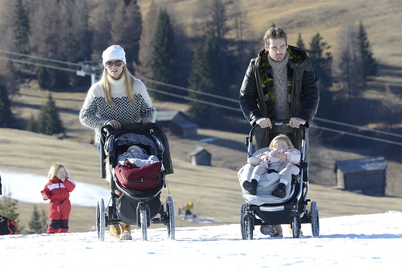 Michelle Hunziker, Tomaso Trussardi e le figlie Sole e Celeste in montagna