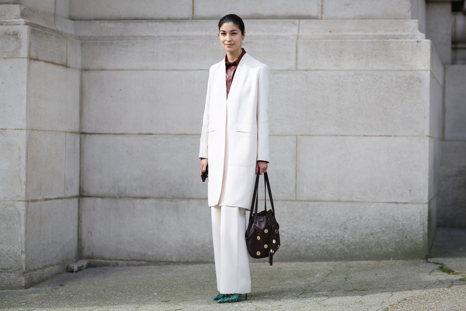 Street-Style-Caroline-Issa-in-completo-bianco