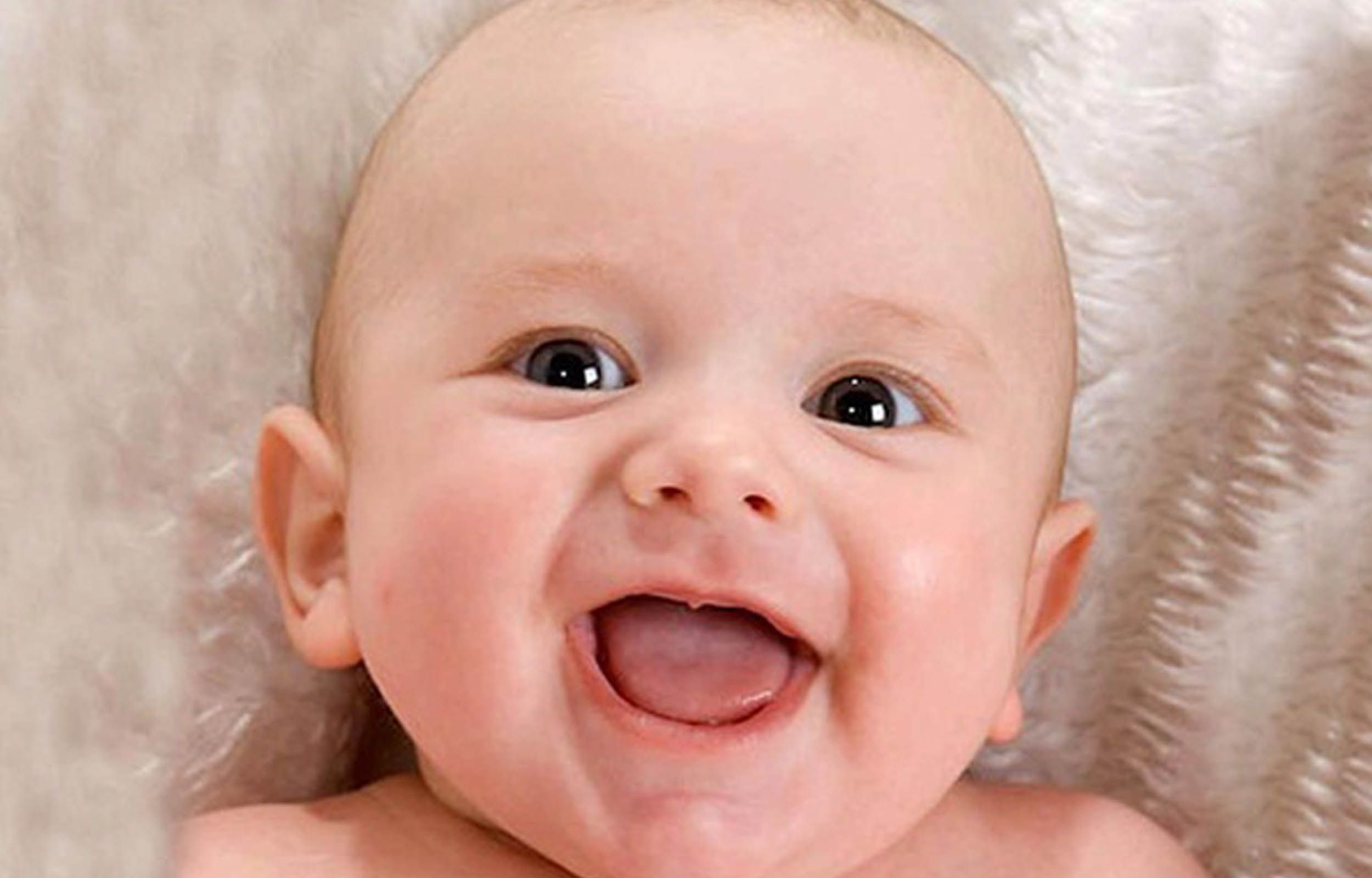 La risata di un bambino è super contagiosa: il video